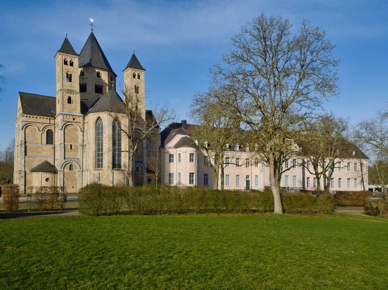 Basilika des Klosters Knechtsteden in Dormagen